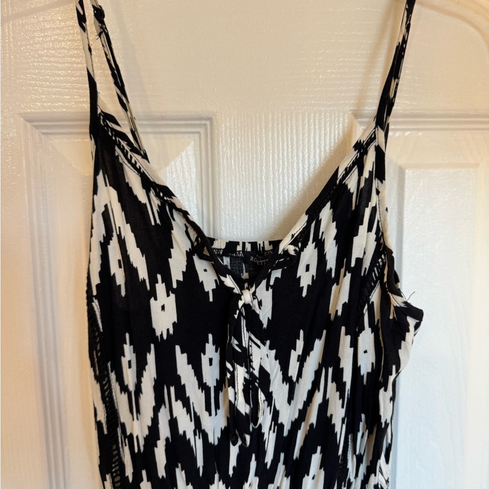 Urban Outfitters ROSETTE by BE COOL White & Black Geometric Maxi Dress Leg Slit - Picture 5 of 6